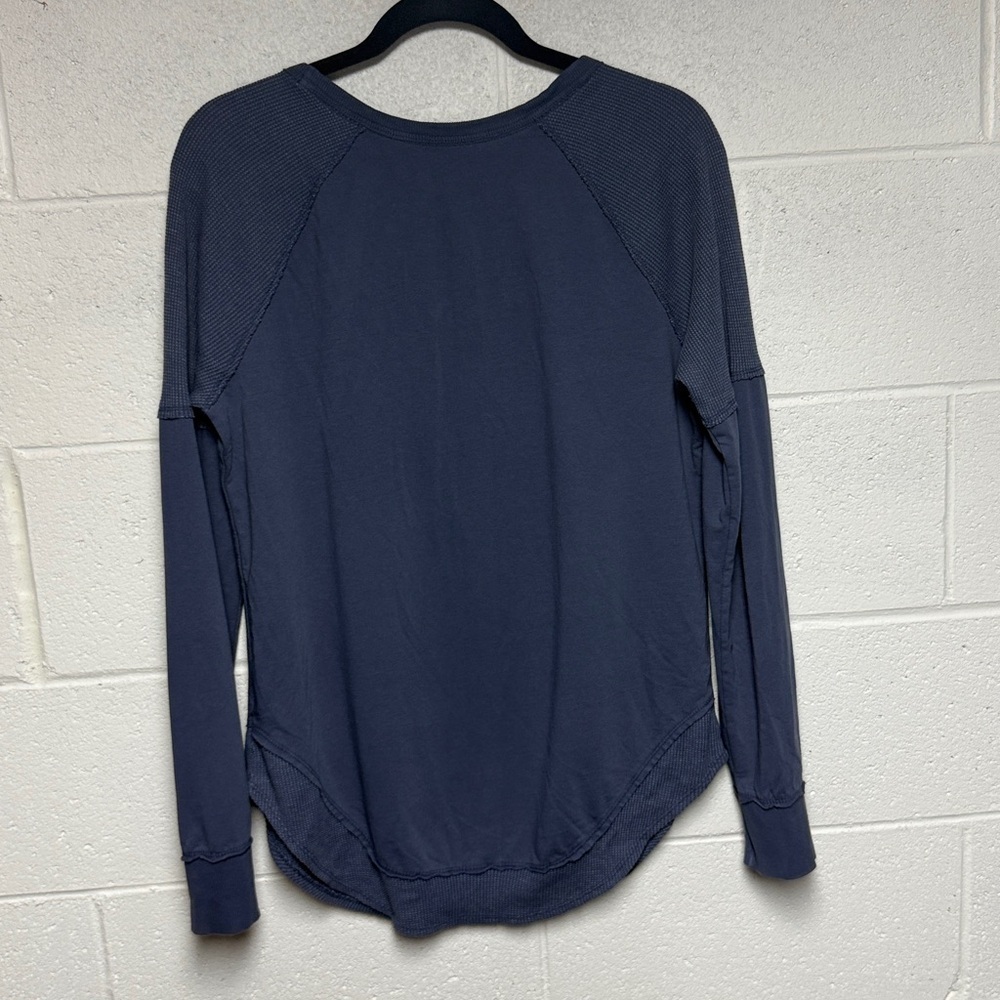 Women’s Te Verde Long Sleeve Blue Top Medium - Picture 6 of 6